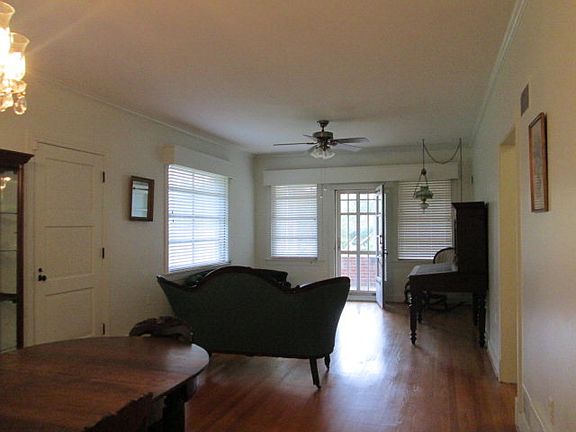 3rd image of 1710 East Ave