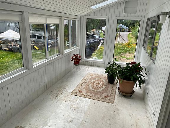 4th image of 3740 NW 18th St #1