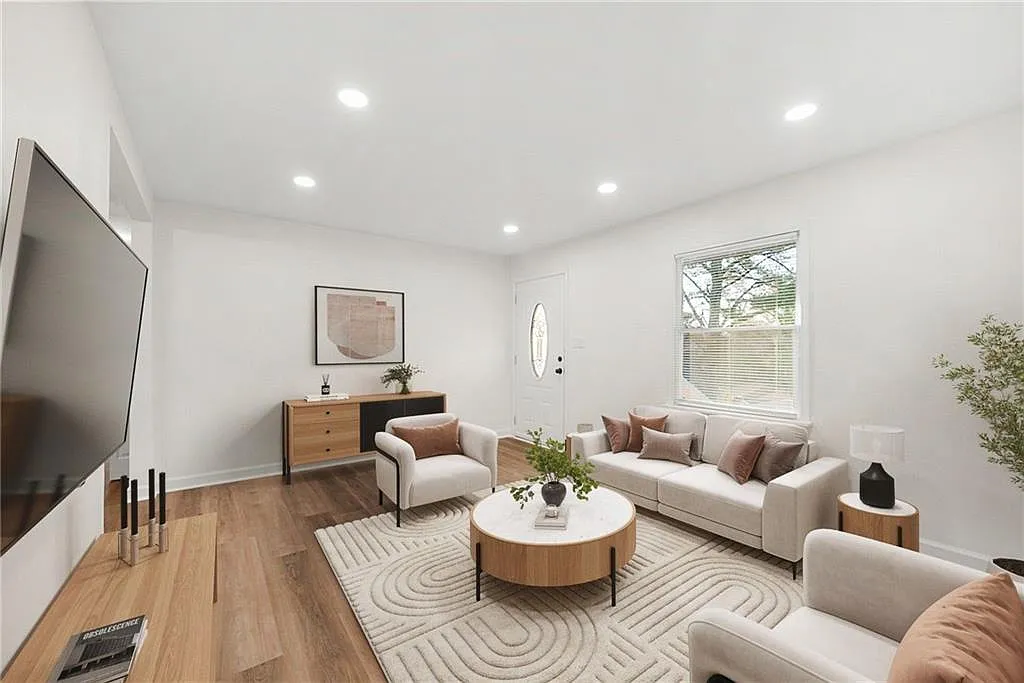 3 bed, 2.0 bath, 1025 sqft, $1,700 — Photo 3