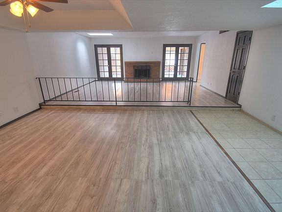 2nd image of 2916 Candelita Ct NE