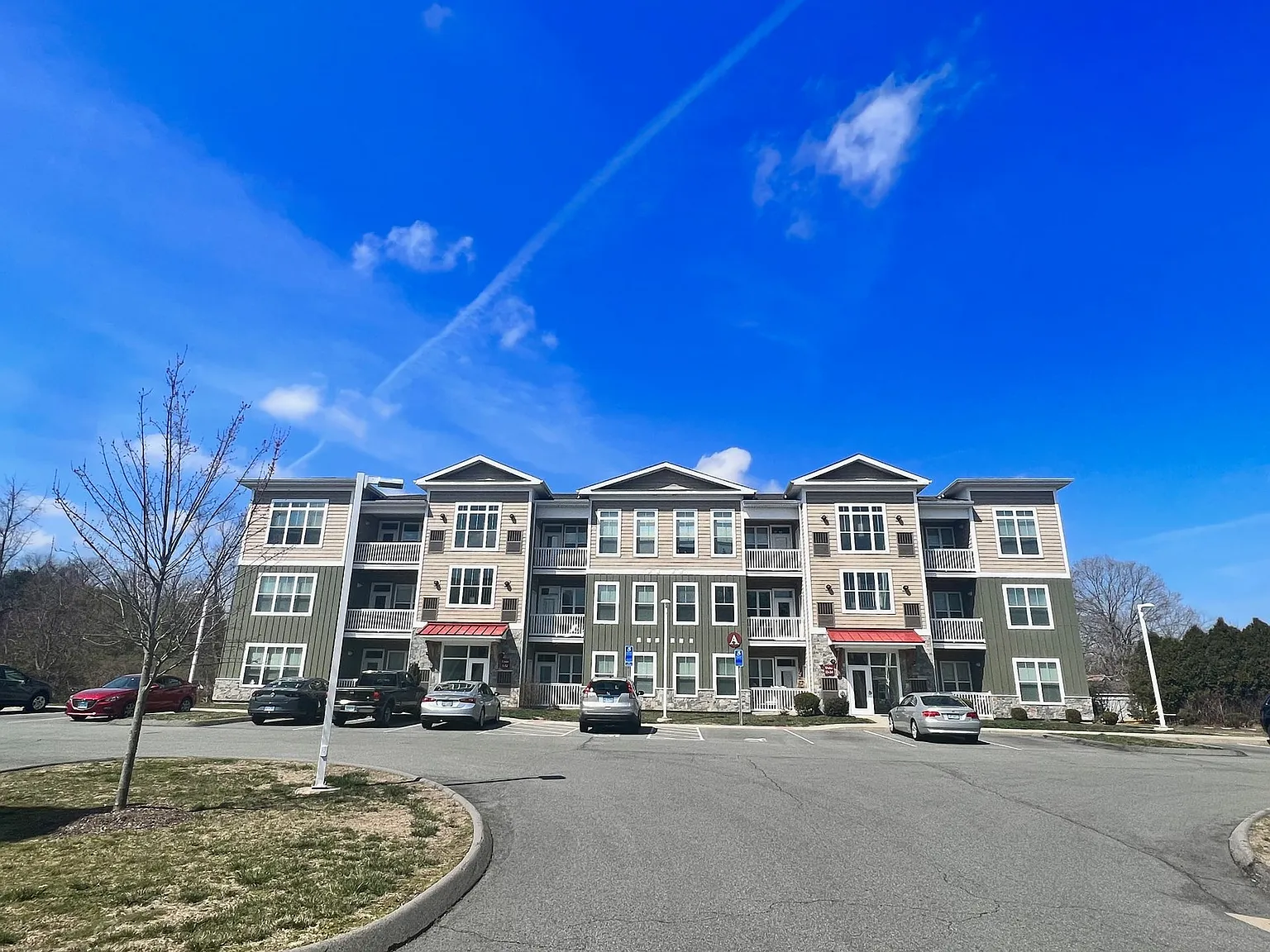 Essex Station Apartments — Photo 1