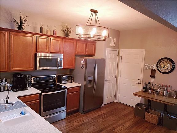 4th image of 1008 Berkman Cir
