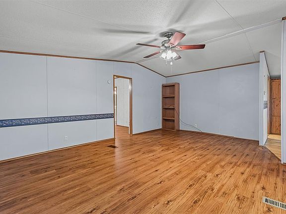 3rd image of 2660 County Street 2856