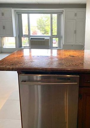 5th image of 205 Mineola Blvd APT 2B