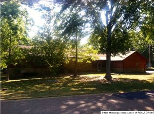 232 Morgan Ln, Senatobia, MS 38668