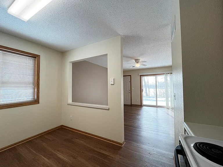 171 W Lind St — Photo 7