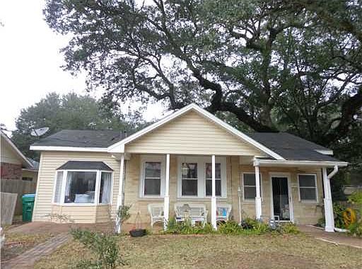 2nd image of 1296 Yorkshire Dr