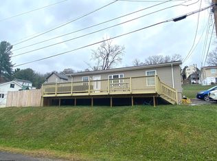 1031 Curtis Ave, Morgantown, WV 26501