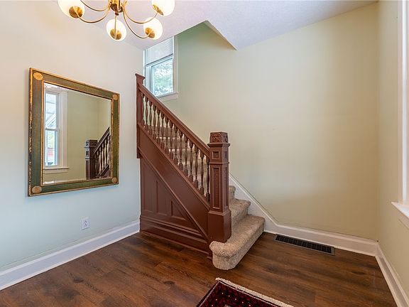 2nd image of 251 Pattison St