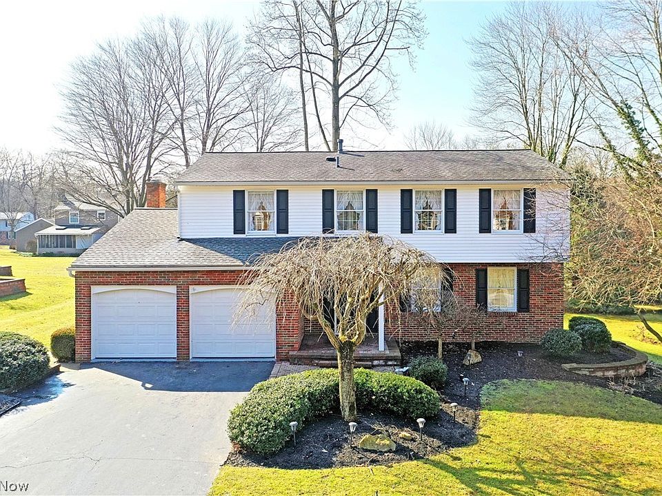 1st image of 8548 Carriage Hill Dr NE
