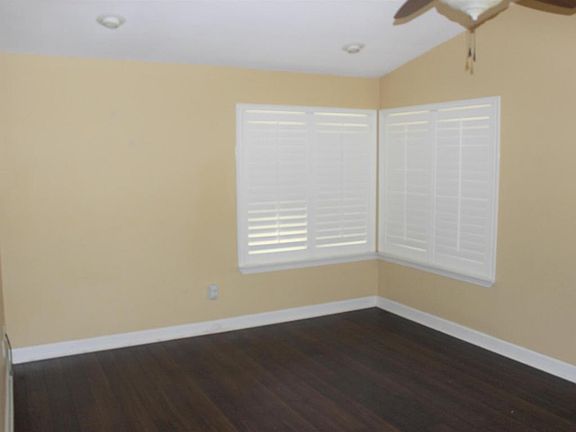 4th image of 6820 Pinehurst Dr