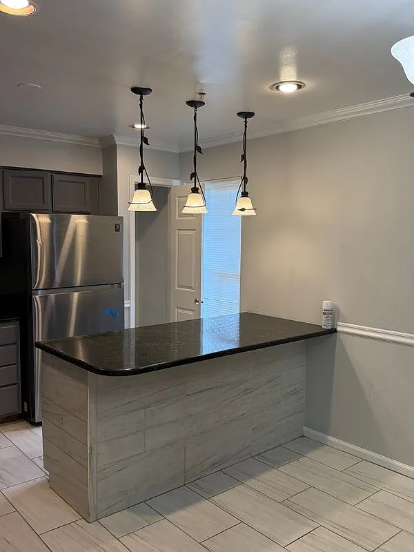 3 bed, 2.5 bath, 1240 sqft, $3,190 — Photo 3