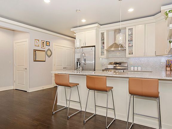 5th image of 4234 S Ellis Ave #2B