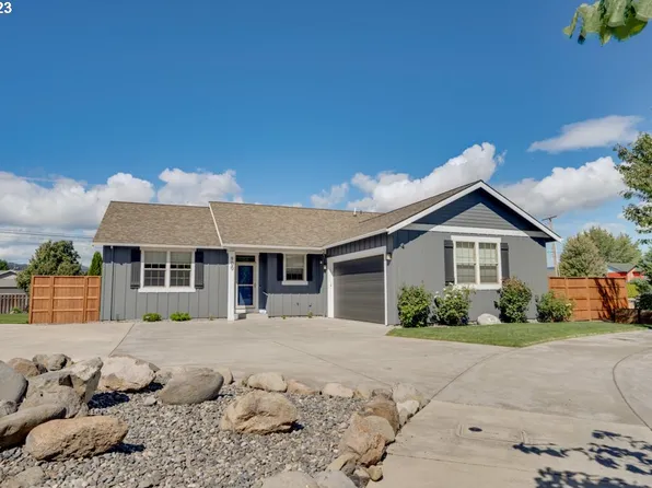 900 Falcon Ct, Hood River, OR 97031