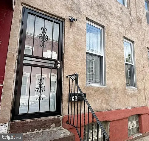 2262 N Cleveland St Photo 1