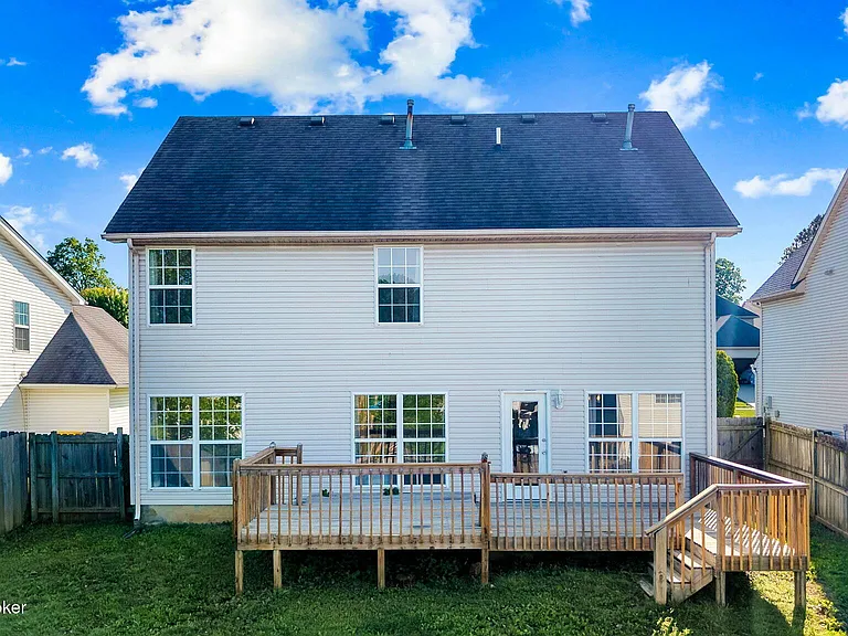5001 Middlesex Dr — Photo 2