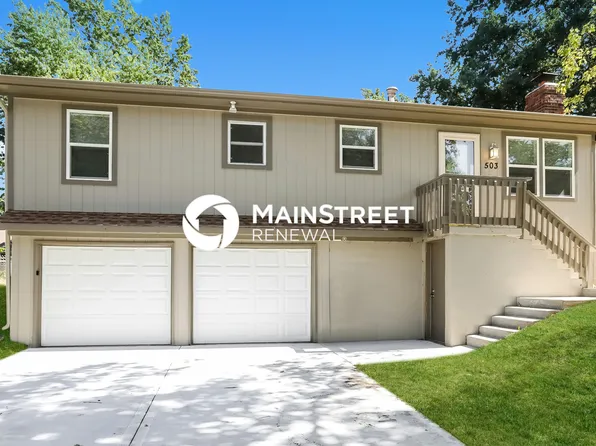 503 NE Castle Dr, Lees Summit, MO 64086