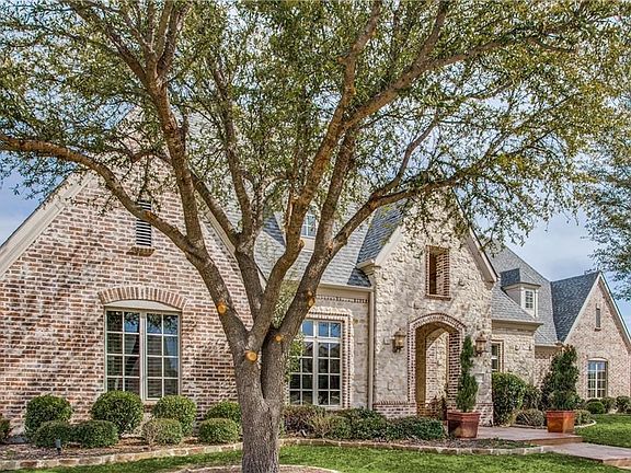 2nd image of 2561 Fair Oaks Ln