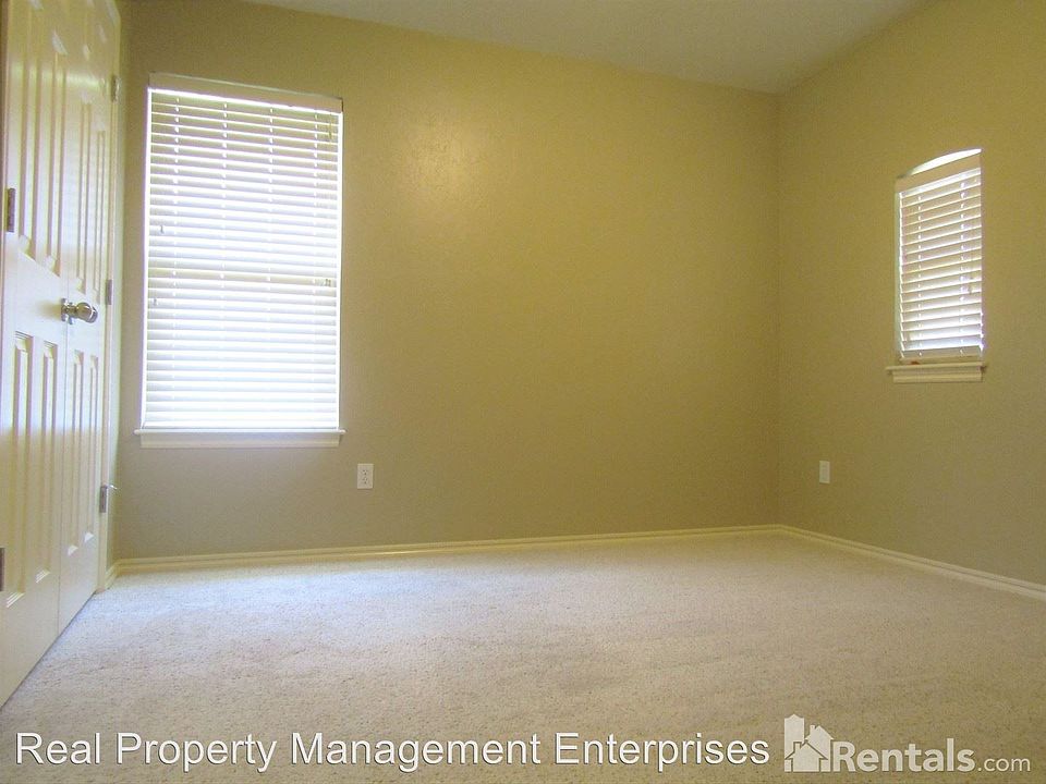 2nd image of 800 Brian Ct
