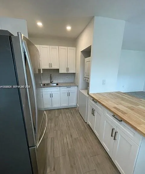 2048 NE 168th St #3 — Photo 5