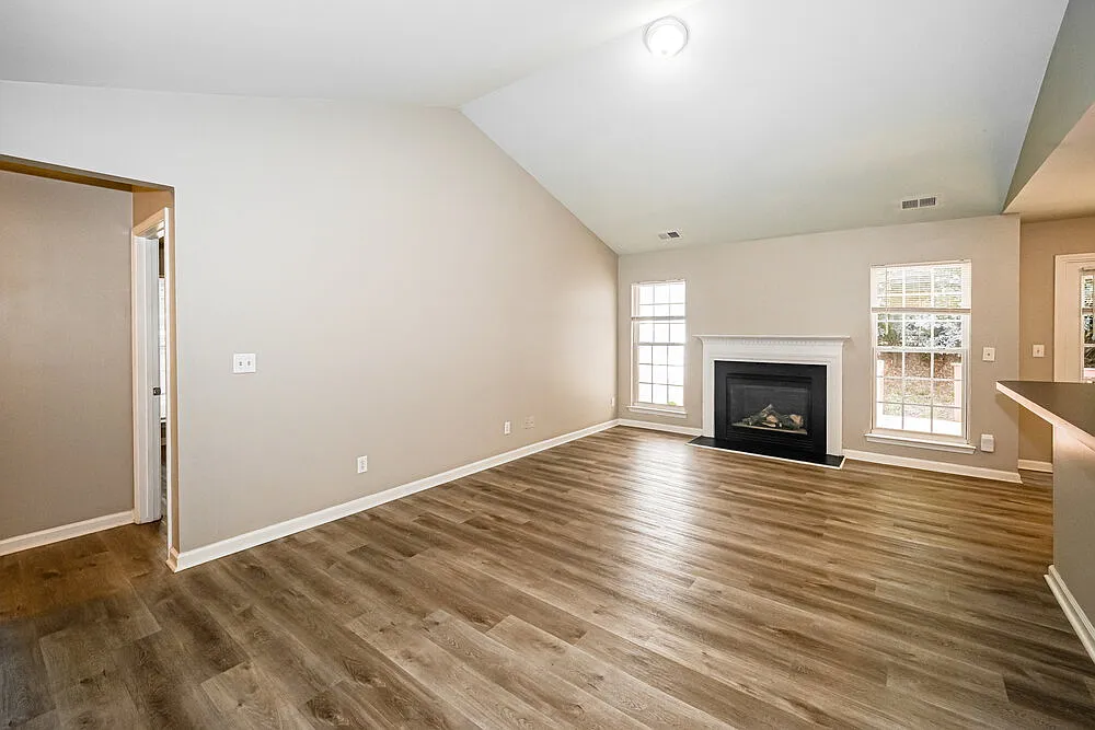3 bed, 2.0 bath, 1184 sqft, $1,775 — Photo 4