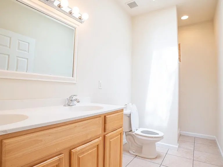 1830 N 16th St #2 — Photo 14