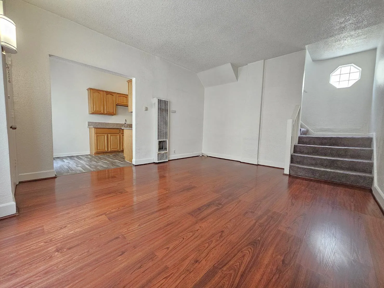 2 bed, 1.5 bath, 950 sqft, $2,195 — Photo 4