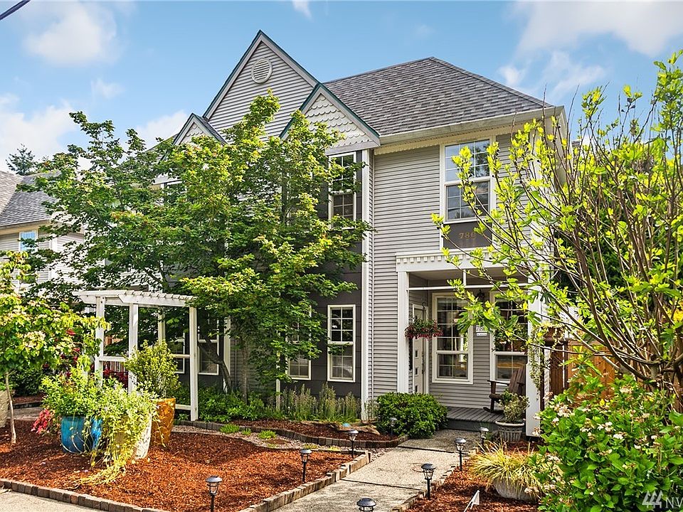 1st image of 780 2nd Ave NW