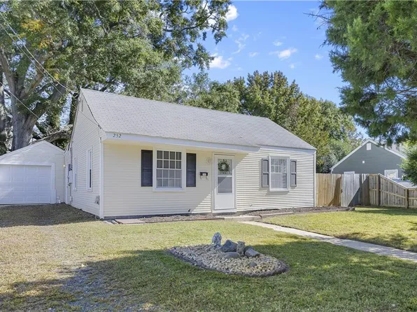 252 Fighter Dr, Virginia Beach, VA 23454