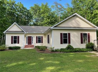 835 Robinson Ln, Topping, VA 23169