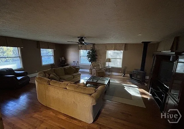 1595 Timothy Rd — Photo 6
