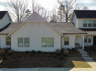 576 Grey Oak Cir, Auburn, AL 36830