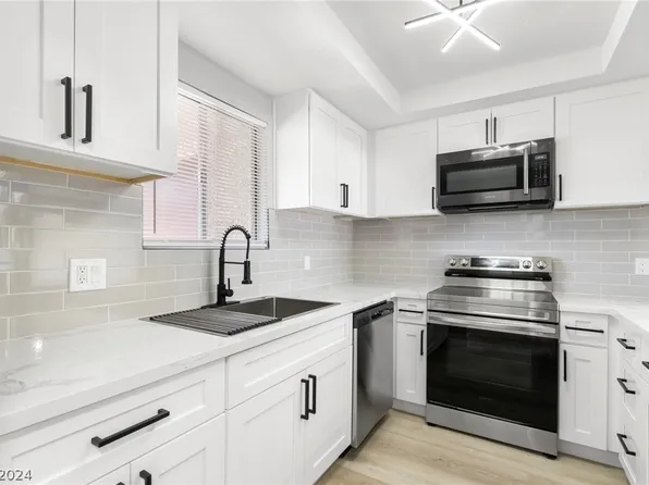 1711 Jupiter Ct APT C, Paradise, NV 89119