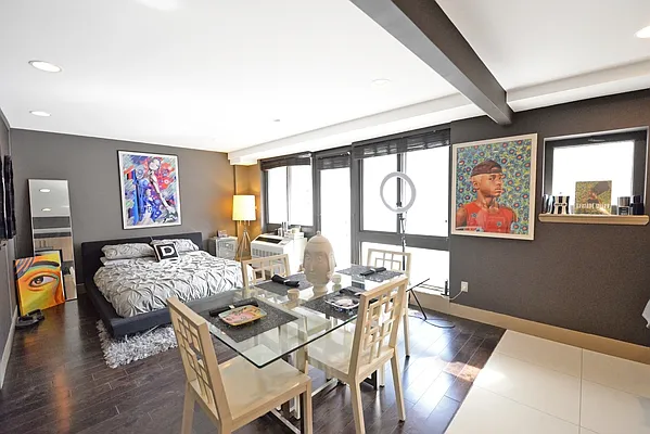 Rented by Peter Ashe | media 7