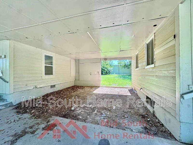 3 bed, 1.0 bath, 1480 sqft, $995 — Photo 2