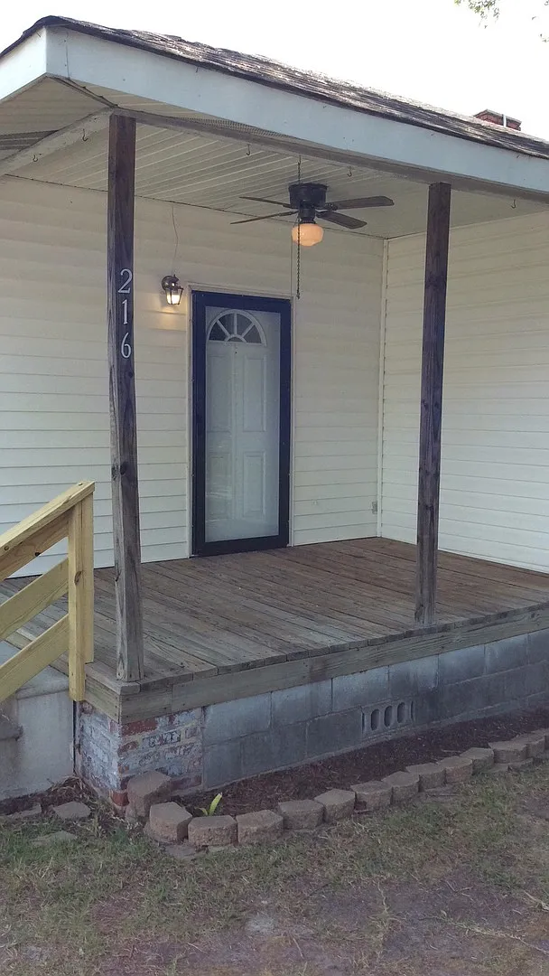 2 Bedroom 1 Bath Home! — Photo 1