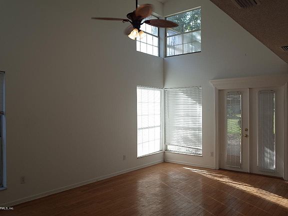 5th image of 143 Island Dr