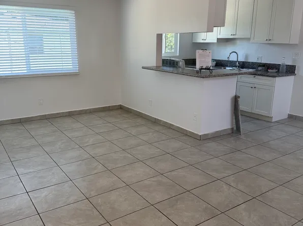 14237 Roscoe Blvd APT 4, Panorama City, CA 91402