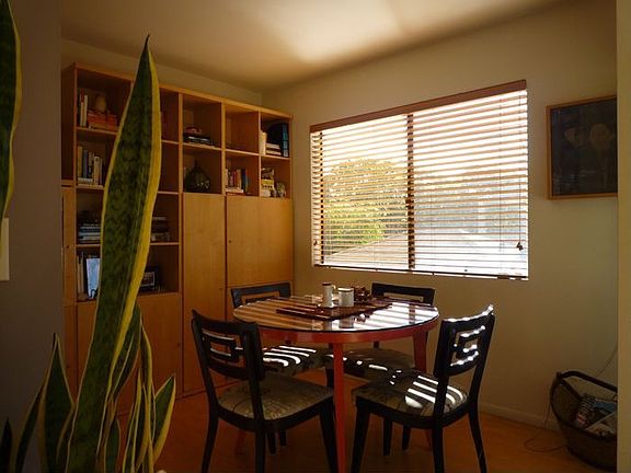 4th image of 909 Grant St APT 3