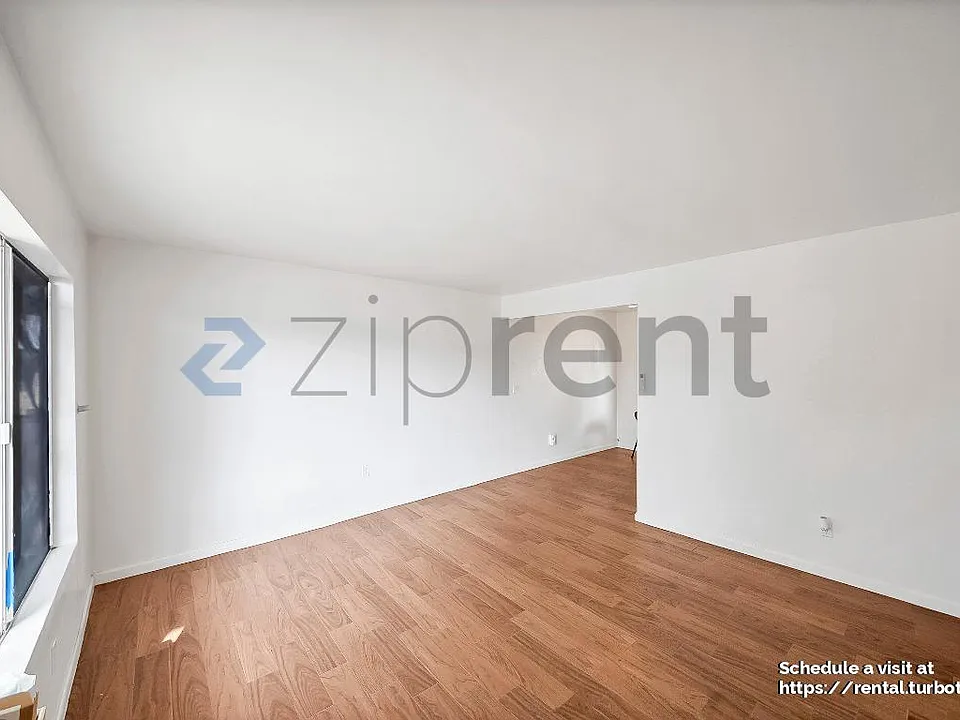 2458 S Normandie Ave #2