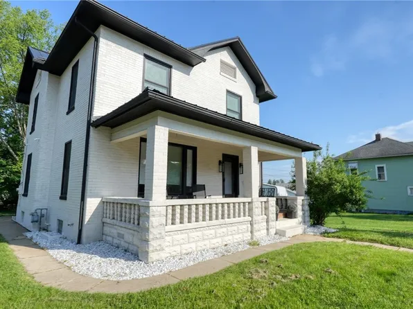 1001 Clark St, Cambridge, OH 43725