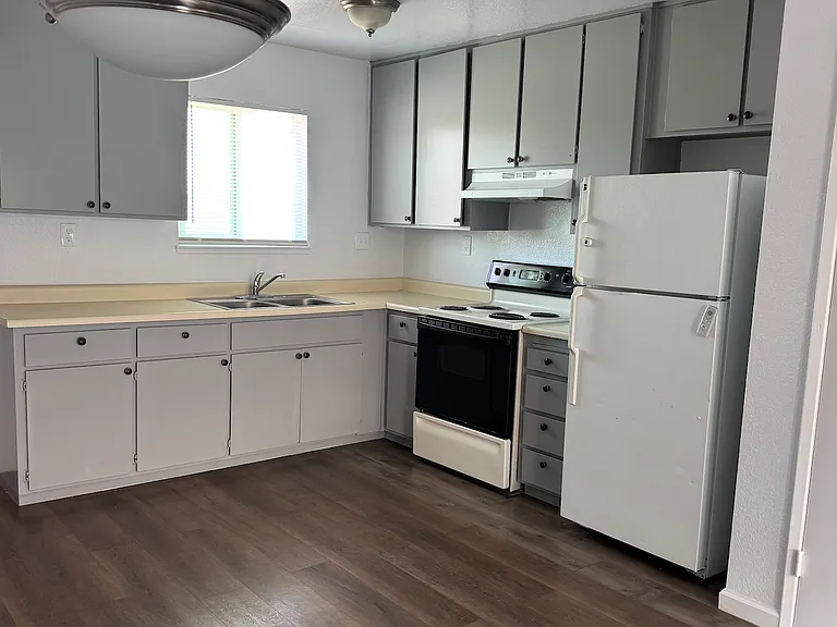 2622 Roeding Rd #M — Photo 8