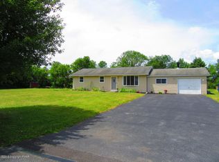 219 Kevin Ln, Brodheadsville, PA 18322