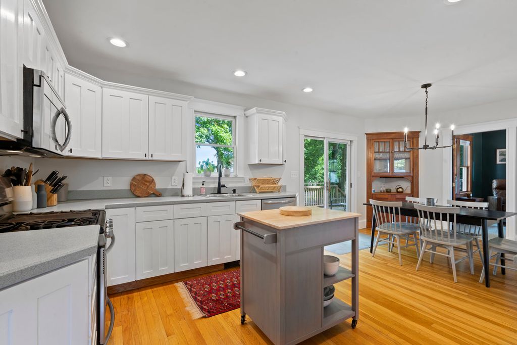 Apartment in Weymouth, Weymouth Heights - View 5
