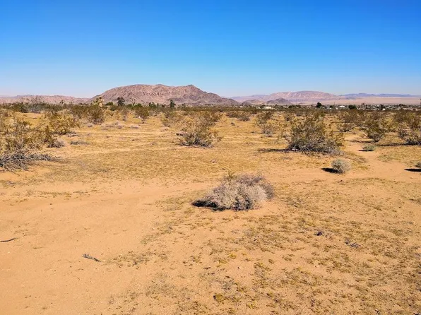 565 N Inez Ave, Landers, CA 92285