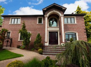 1406 156th St, Flushing, NY 11357