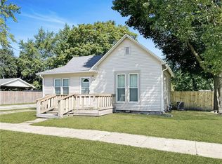 123 W Main St, Oakland, IL 61943