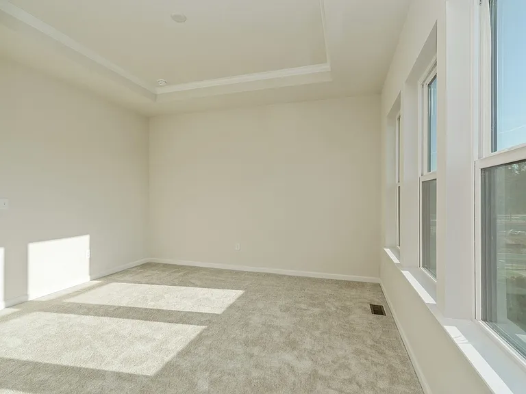 103 Vaughn Dr — Photo 17