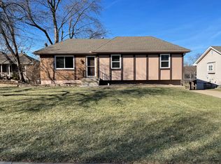 2002 NE Concord St, Lees Summit, MO 64086