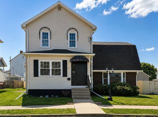 213 College St, Ellwood City, PA 16117